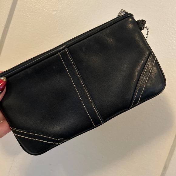 Vintage Coach wristlet - Picture 3 of 6